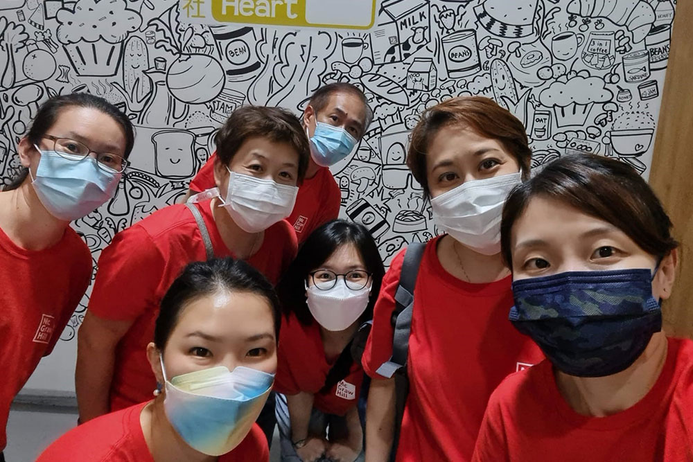 Singapore volunteers
