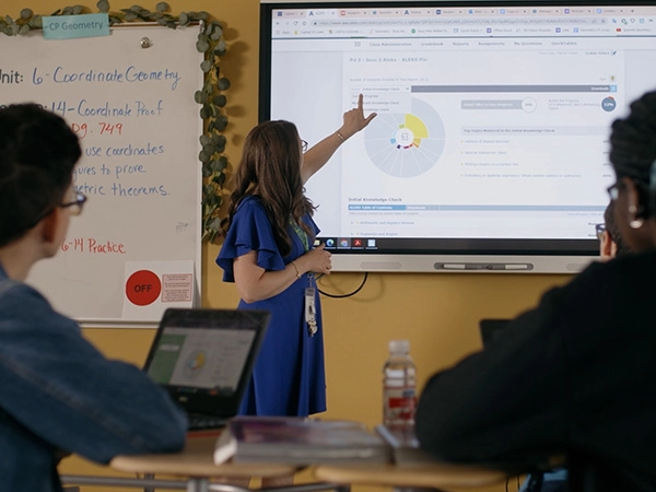 Dr. Ibrahim Odeh instructing a remote class at Columbia University